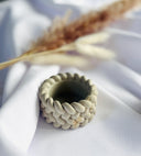 geflochtener Kerzenhalter aus Gießmasse - Boho Teelichthalter, handgemacht, dekorativ, minimalistische Deko Geschenkidee